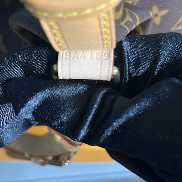 Louis Vuitton Noé Monogram - Picture 11 of 11
